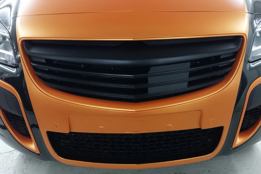 Optisches Tuning und Flügeltüren